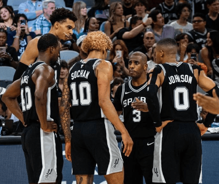 “追风少年”曲波忆国足生涯，深情感谢米卢（曲波回顾国足岁月：“追风少年”深情致谢米卢）