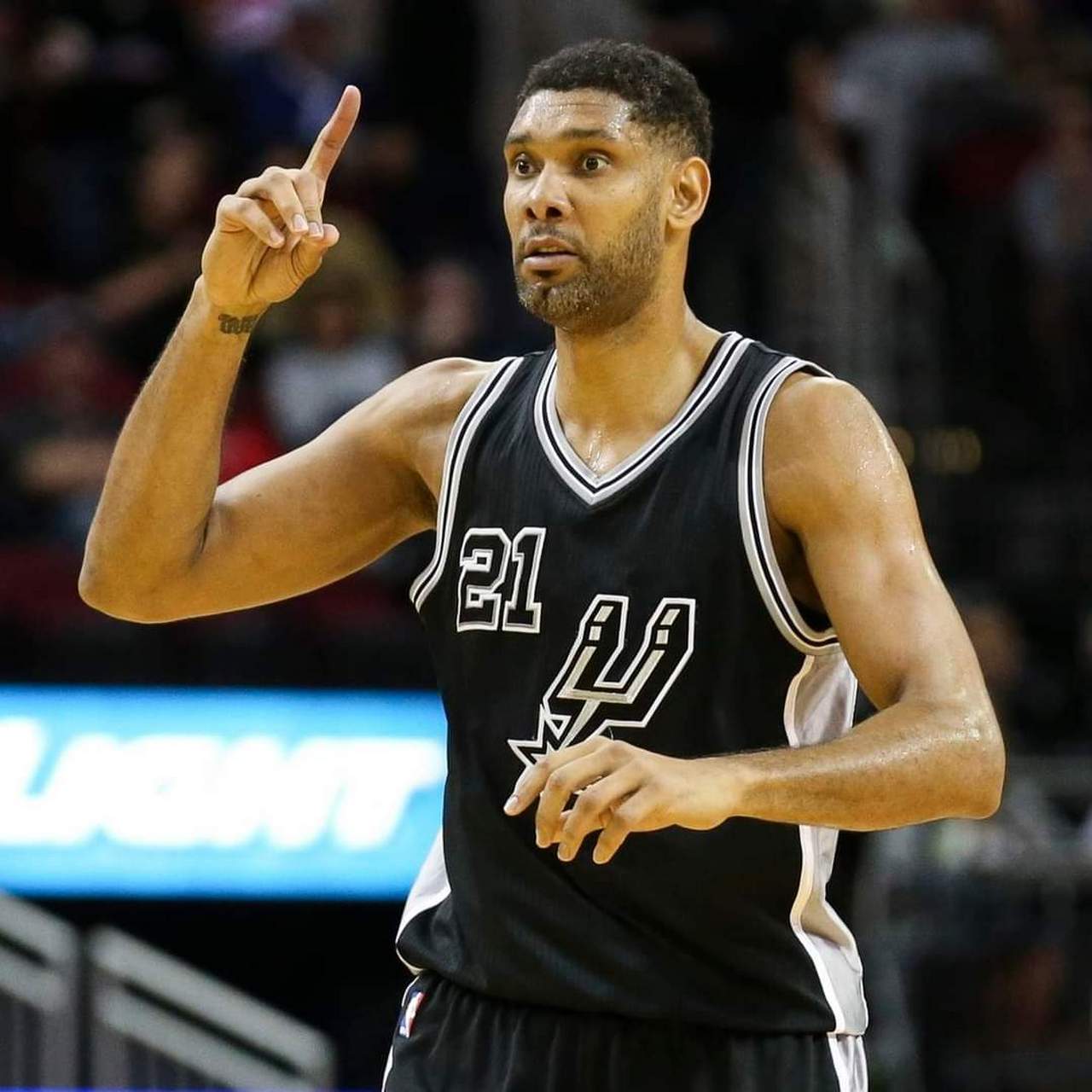 国足热身赛小胜乌兹别克斯坦（国足友谊赛险胜乌兹别克斯坦）