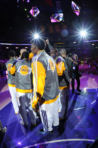 黄蜂新人连续高光表现（黄蜂新秀连场闪耀）