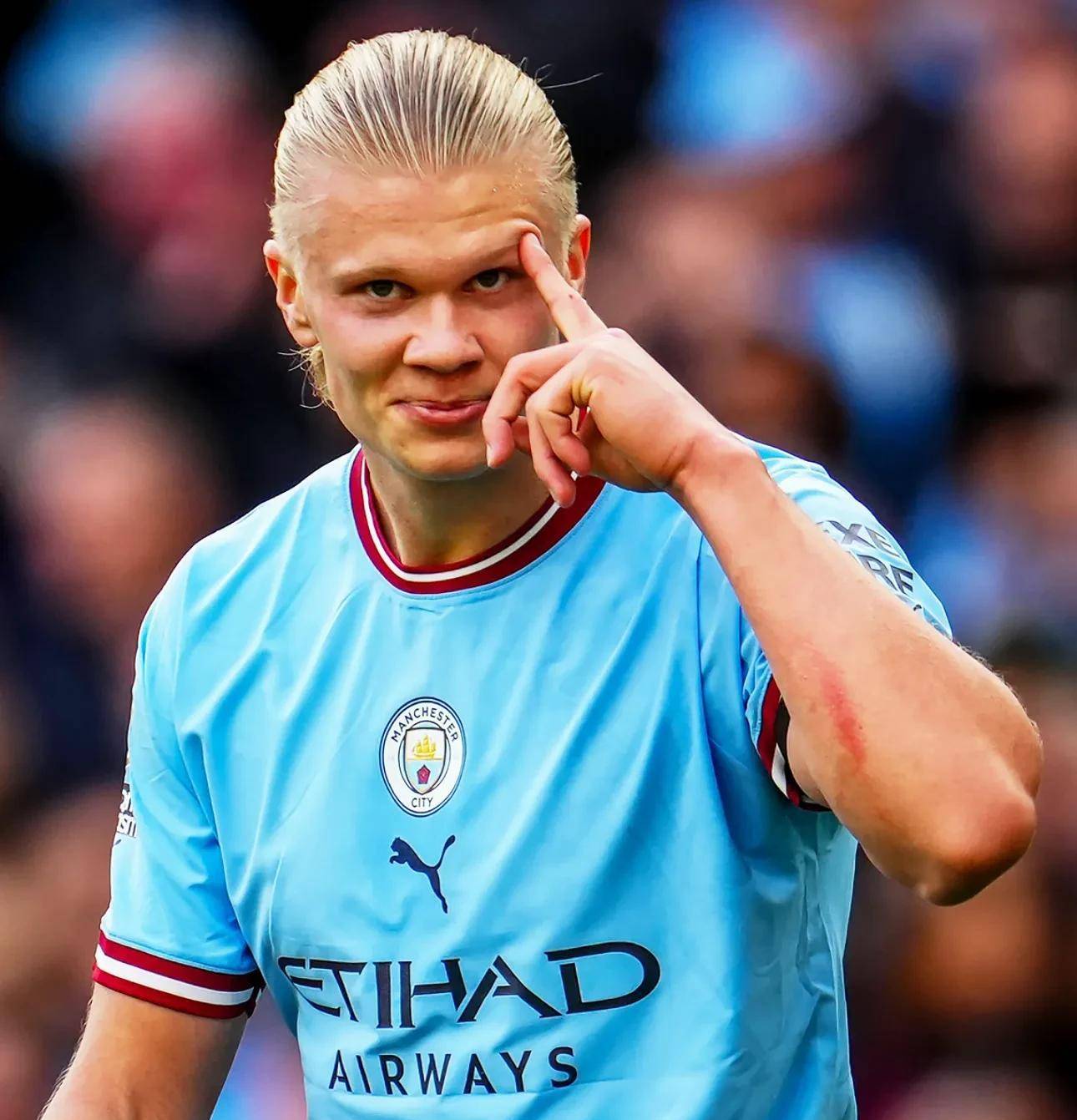 阿斯：巴萨和拜仁都有意桑托斯后卫索萨，后者被誉为新马塞洛（阿斯报：巴萨与拜仁竞逐桑托斯后卫索萨，被誉为新马塞洛）