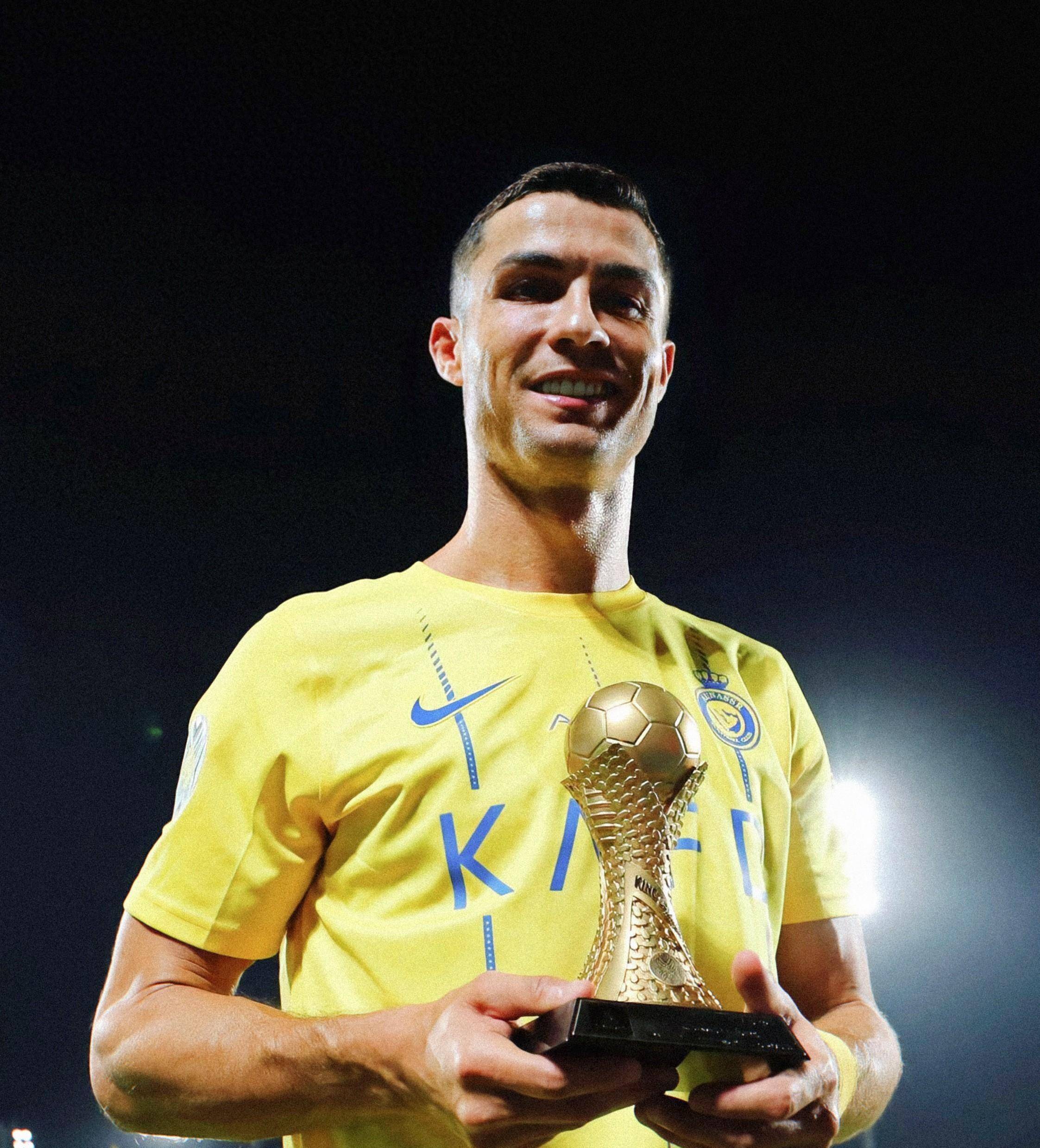 村超展现中国足球真实水平，与体制内形成鲜明对比（村超呈现中国足球的本来面貌，与体制足球形成强烈反差）