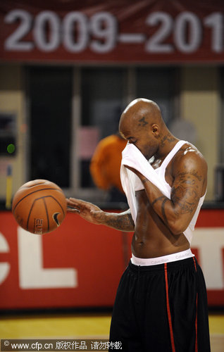 意媒：米兰希望魔笛能帮助推动卢宁加盟，皇马估价2500万欧（意媒：米兰盼莫德里奇出面促成卢宁加盟，皇马要价2500万欧）