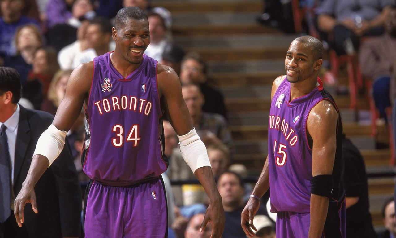 “小雪”节气将至，长春亚泰基地为天然草加盖第二层“棉被”（小雪将至，长春亚泰基地为天然草坪再盖一层“棉被”）